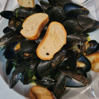Laboratorio Kitchen - Prince Edward Island Mussels - New American Near Me - Montclair, New Jersey