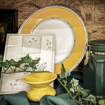 KARM Stores - Dining set - Thrift Stores Near Me - Knoxville, Tennessee KARM Stores - Dining set - Thrift Stores Near Me - Knoxville, Tennessee