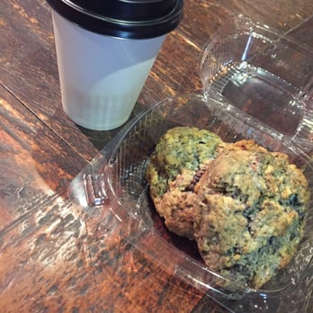 Bricks & Scones - Disappointing flavorless watery "large vanilla latte" & the mixed berry scones are just alright - Coffee & Tea Near Me - Los Angeles, California