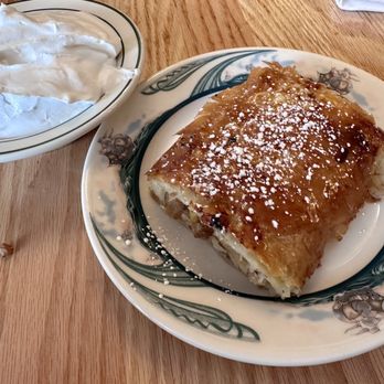 Peter Luger - Apple struddle & schlag - Steakhouses Near Me - Brooklyn, New York