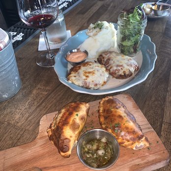 Bunbury - Empanadas & Milanecita de Peceto - Argentine Near Me - Miami, Florida