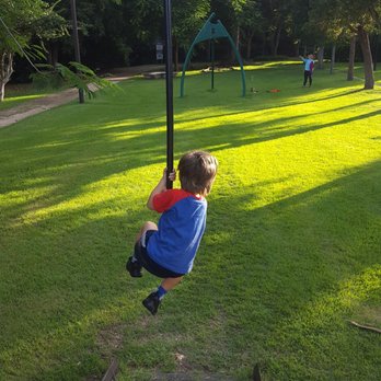 Parque Central - Parks Near Me