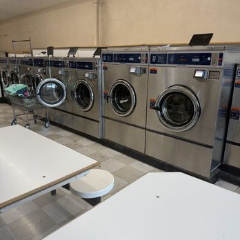 Foothill Laundry - Laundromat Near Me - Napa, California