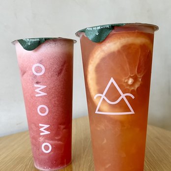 OMOMO Tea Shoppe - Strawberry Green Tea w/ Aloe (Left), Grapefruit Green Tea w/ Aloe (Right) - Coffee & Tea Near Me - Irvine, California