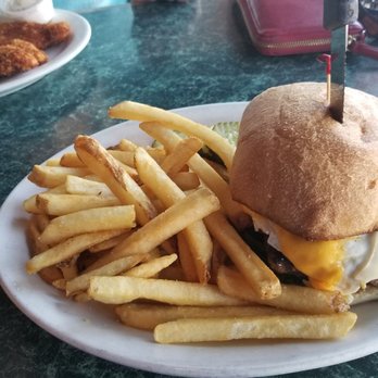 Billy's - 1/2 lb. Brick burger with ham and fried egg. Bun was nice and soft. - American Near Me - Aberdeen, Washington