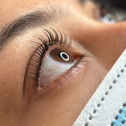 Allure Studio And Academy - Lash lift