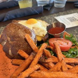 Breakfast burger w sweet potato fries Breakfast burger w sweet potato fries