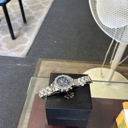 This is my 1/10 diamond watch that got a new battery.