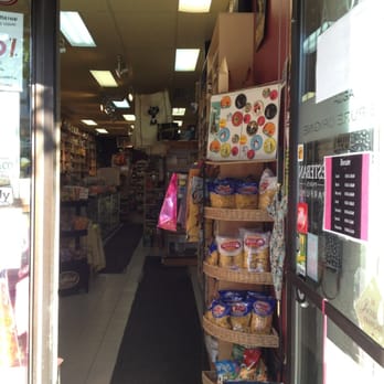 Le Fouvrac - the inside of a grocery store - Coffee & Tea Near Me - Montreal, Quebec Le Fouvrac - the inside of a grocery store - Coffee & Tea Near Me - Montreal, Quebec