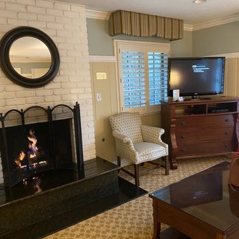 Wayside Inn - Hotels Near Me - Carmel, California