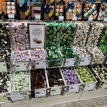 Venchi - Chocolatiers & Shops Near Me - Boca Raton, Florida