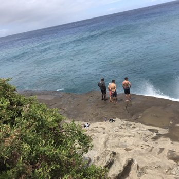 China Walls - Beaches Near Me - Honolulu, Hawaii China Walls - Beaches Near Me - Honolulu, Hawaii