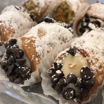 Holy Cannoli - Chocolate Chip Cannoli - Cafes Near Me - San Jose, California