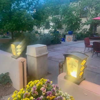 La Posada Hotel - Courtyard with beautiful light fixtures - Hotels Near Me - Winslow, Arizona La Posada Hotel - Courtyard with beautiful light fixtures - Hotels Near Me - Winslow, Arizona
