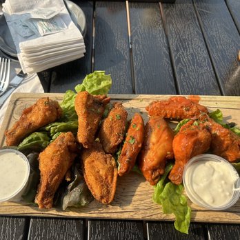 Emerson's Ale House - Wings - Buffalo and cajun - Bars Near Me - Mount Prospect, Illinois