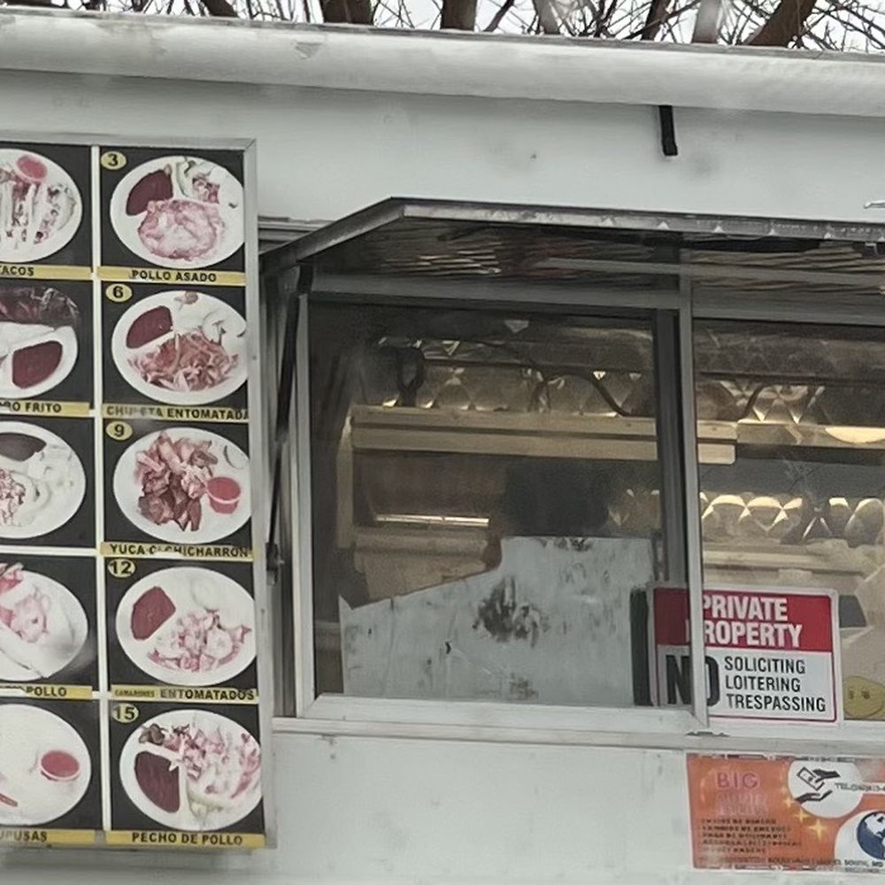 Pupuseria Vanessa - Friendly staff - Food Trucks Near Me - Laurel, Maryland