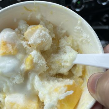 Look Up Dessert Cafe - Mango Pineapple up close - Ice Cream & Frozen Yogurt Near Me - Chesapeake, Virginia