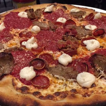 Pizza Rock - New Yorker = divine!! - Pizza Near Me - Henderson, Nevada