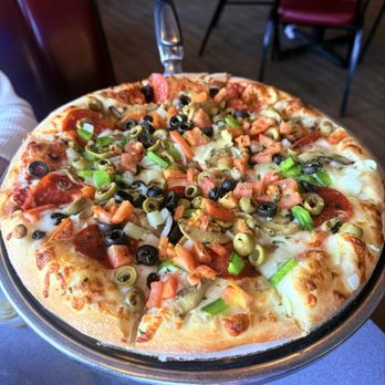 Bayview Inn Restaurant Bar - Veggie pizza add pep - Pizza Near Me - Acme, Michigan