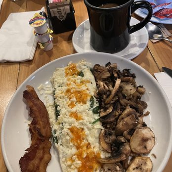 La Finca Bruncheria & Cafe - Egg white omelette - Mexican Near Me - Laredo, Texas La Finca Bruncheria & Cafe - Egg white omelette - Mexican Near Me - Laredo, Texas
