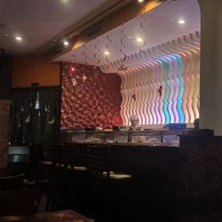 Mitoushi Sushi Asian Fusion - Inside