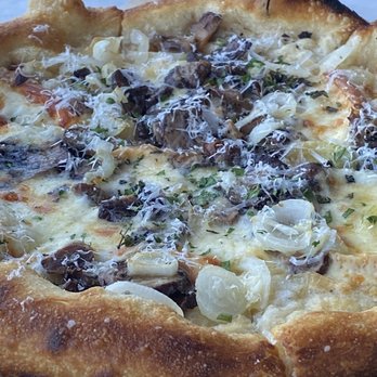 North Italia - Mushroom pizza - Italian Near Me - Franklin, Tennessee