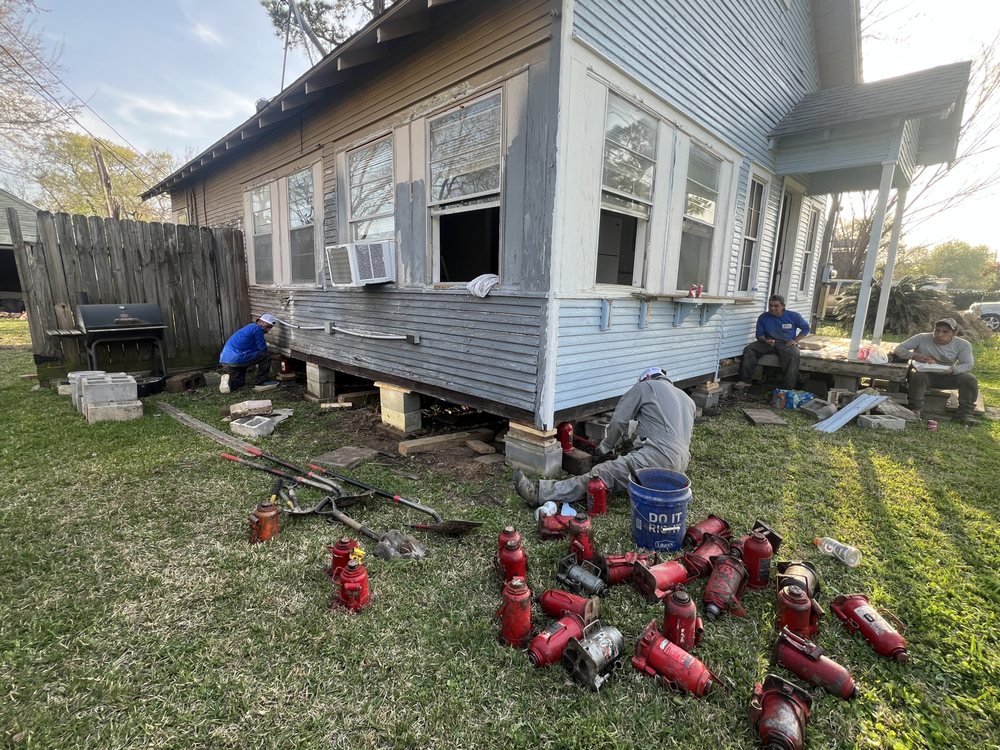 Slide of Fundation Repair Edgardo Hernandez