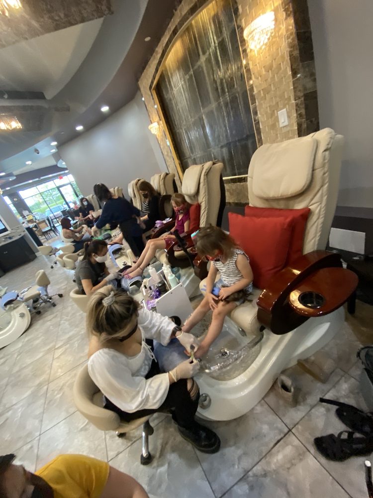 NAIL SPA COUTURE Updated October 2024 35 Photos & 48 Reviews 1043 W Orchard Rd, North