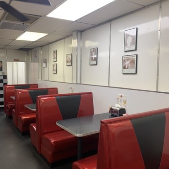 Ernie's Texas Lunch - Seating - Diners Near Me - Gettysburg, Pennsylvania