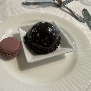 The Circle at The Breakers - Peanut butter chocolate dessert plus a dry macaron - Breakfast & Brunch Near Me - Palm Beach, Florida