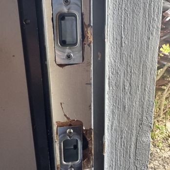 Caraballo Locksmith - This is how my door was left!! - Keys & Locksmiths Near Me - Miami, Florida Caraballo Locksmith - This is how my door was left!! - Keys & Locksmiths Near Me - Miami, Florida