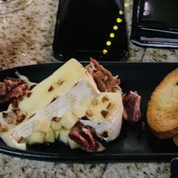 Warm Brie with Honeyed Apple