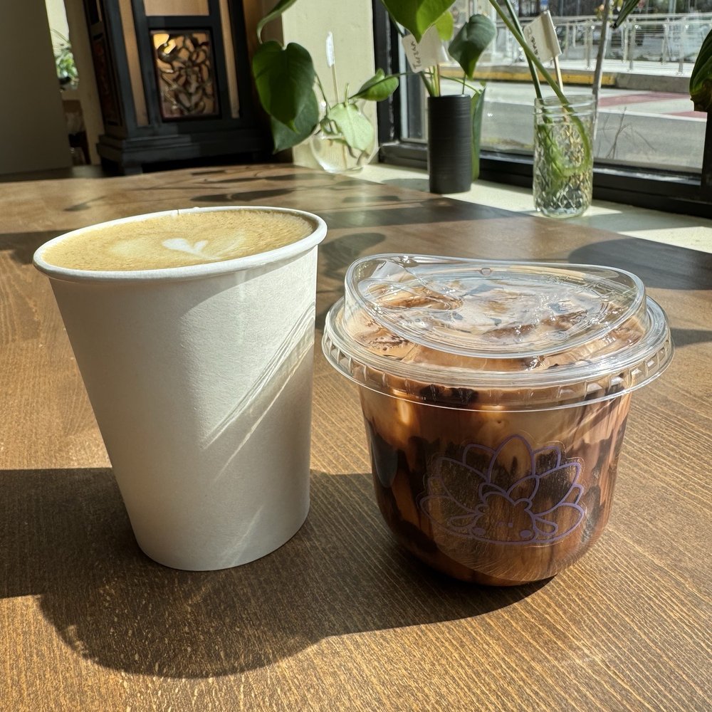 Pandan latte and chocolate Thai tea Pandan latte and chocolate Thai tea