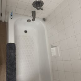 Rafael fixed my clogged tub in 20 short minutes with no issue.