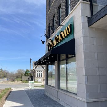 Zoelicious - Located in a newer res/com complex in Uptown Oakville. - Chinese Near Me - Oakville, Ontario Zoelicious - Located in a newer res/com complex in Uptown Oakville. - Chinese Near Me - Oakville, Ontario