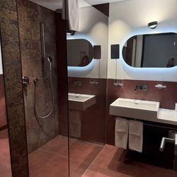 Boutique Hotel Bellevue Interlaken - Bathroom