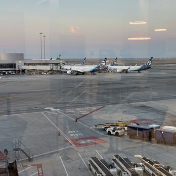 Delta Sky Club - View from the Sky Club - Airport Lounges Near Me - San Francisco, California Delta Sky Club - View from the Sky Club - Airport Lounges Near Me - San Francisco, California
