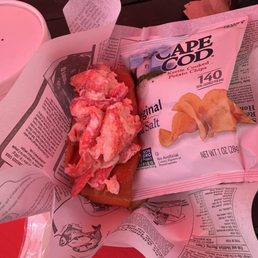 Lil lobster roll 4oz (with mayo) $34 Lil lobster roll 4oz (with mayo) $34