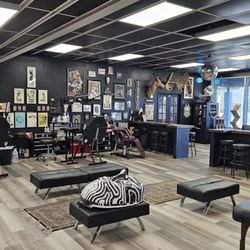 HOWL Tattoo & Piercing