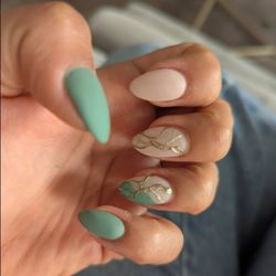 Le Nails