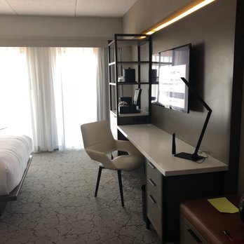 Marriott Savannah Riverfront - Hotels Near Me - Savannah, Georgia