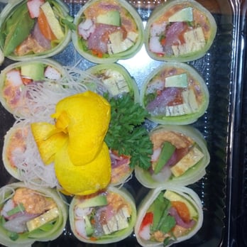 Nozomi - 1 order of Bill Clinton roll: generous serving - Sushi Bars Near Me - La Jolla, California