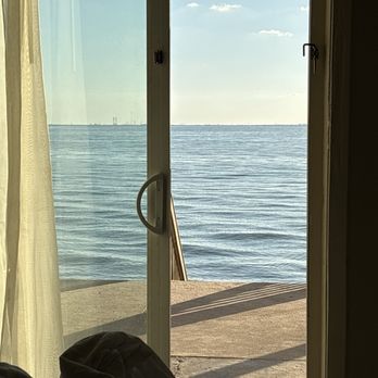Emerald Beach Hotel - Outstanding bedside view - Hotels Near Me - Corpus Christi, Texas