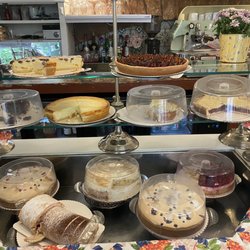 Cafe Solo - Cake selection