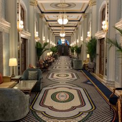 Café du Parc - Hallway