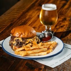 Temple - Craft beer and burgers: the perfect plan.
