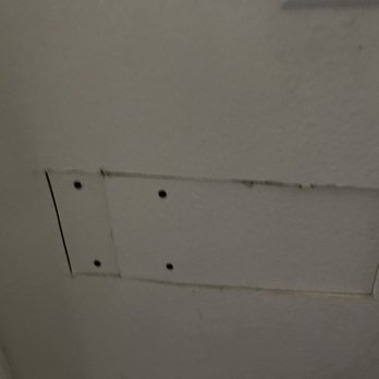 Electric Connection Services - Poorly "repaired" Sheetrock install. - Electricians Near Me - Austin, Texas Electric Connection Services - Poorly "repaired" Sheetrock install. - Electricians Near Me - Austin, Texas