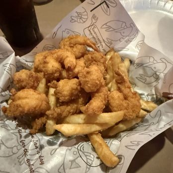 Crafty Crab - Fried Shrimp basket with French fries - Seafood Near Me - Charlotte, North Carolina