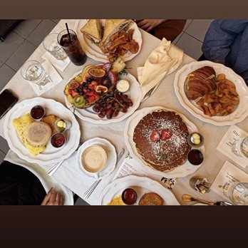 Chéri Rooftop - Lounges Near Me - Las Vegas, Nevada