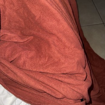 Universal Terra Luna Resort - The wrinkled and itchy blanket that took five hours to get - Hotels Near Me - Orlando, Florida Universal Terra Luna Resort - The wrinkled and itchy blanket that took five hours to get - Hotels Near Me - Orlando, Florida